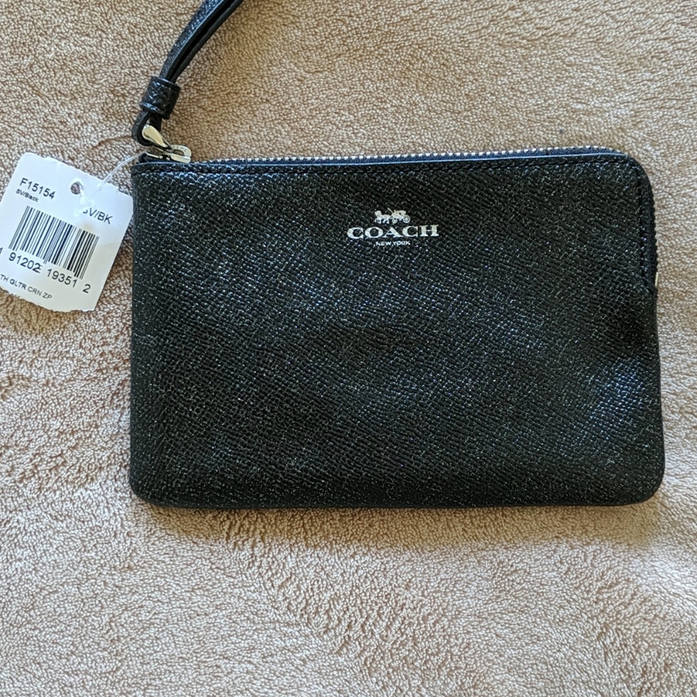 💯 Authentic Brand New Coach Wristlet